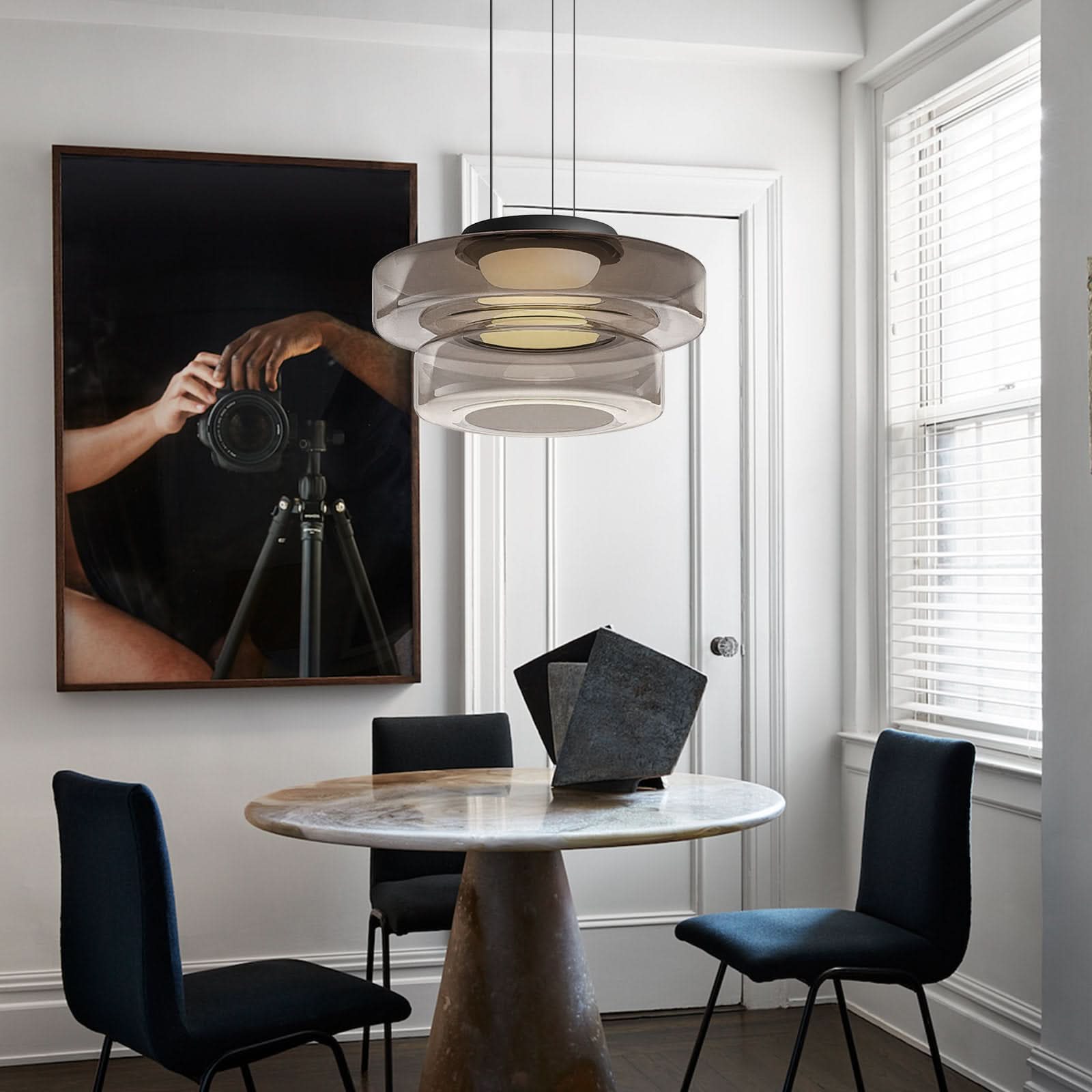 Lampada a sospensione in vetro Bauhaus con lampadina LED calda