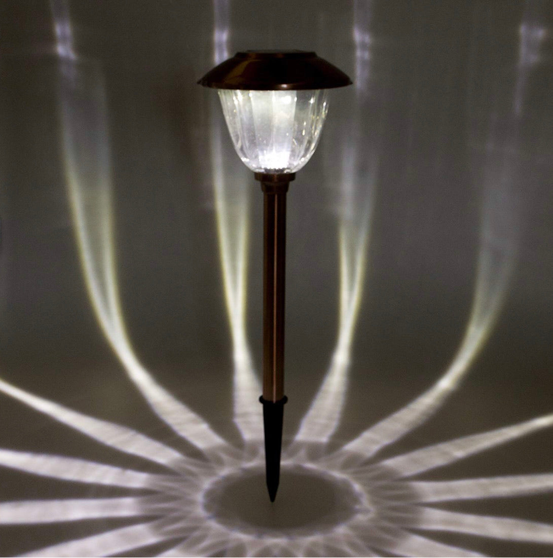 Set di 8 Luci da Giardino Solari con Cappuccio in Metallo e Vetro Trasparente