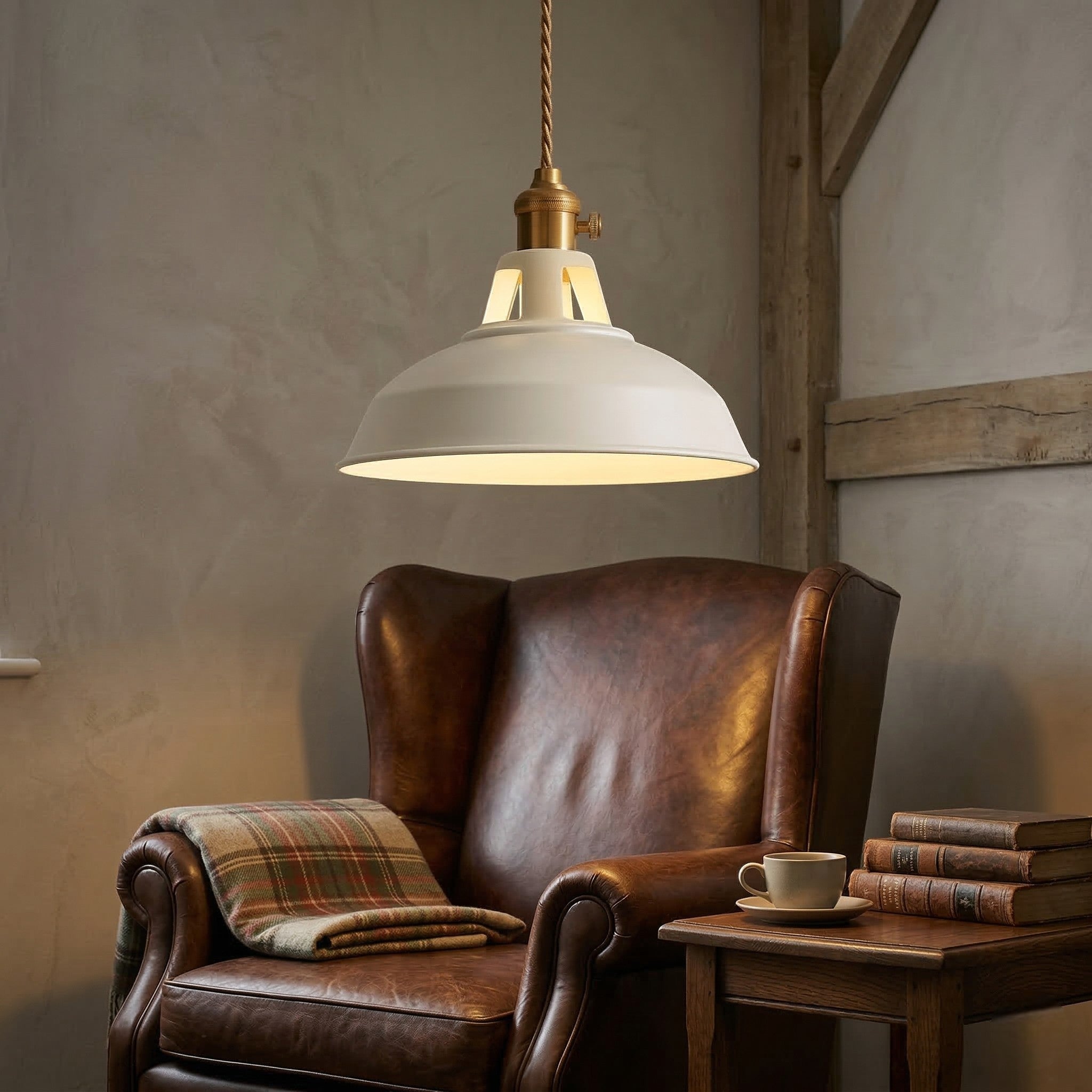 Lampada a sospensione industriale in design dome colorato