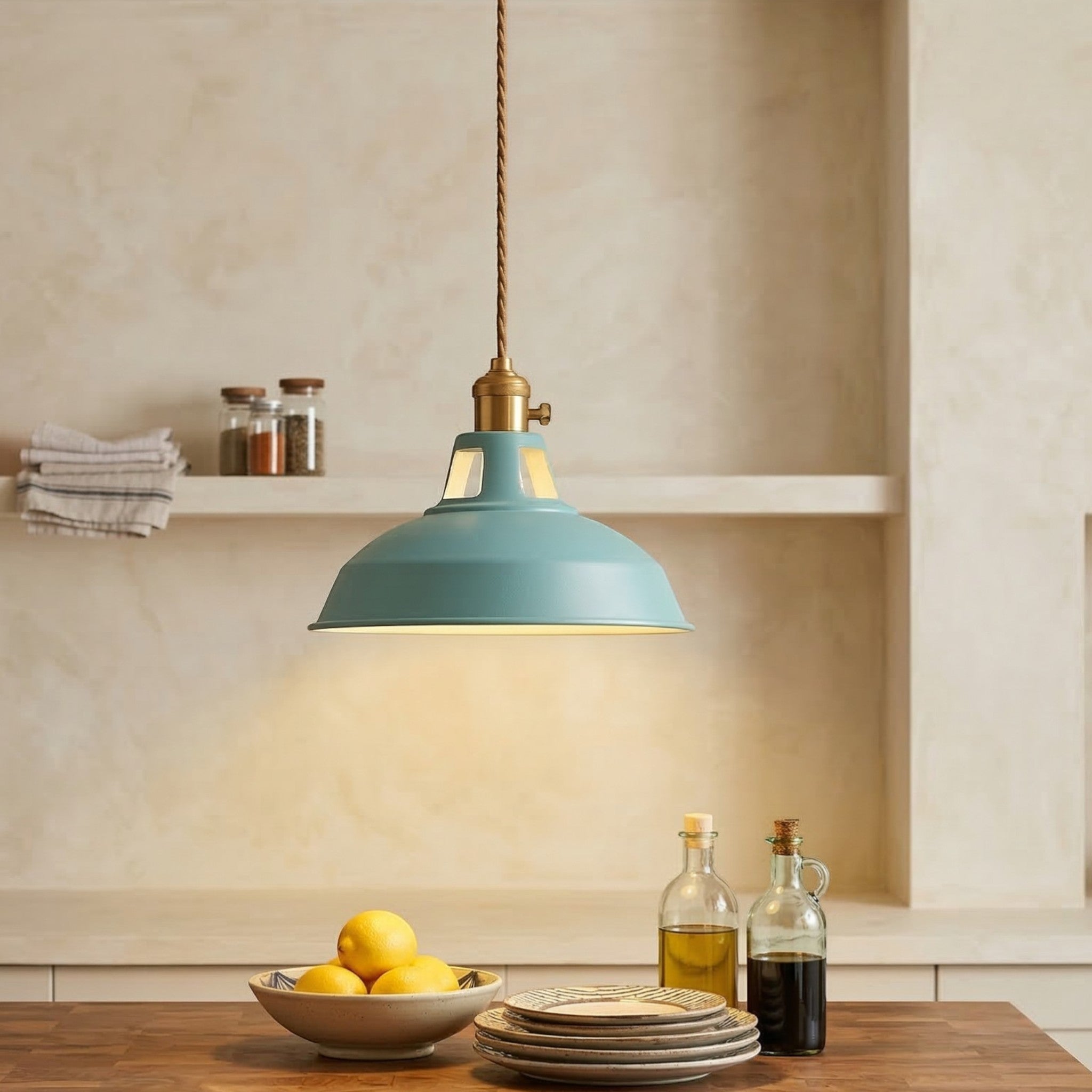 Lampada a sospensione industriale in design dome colorato