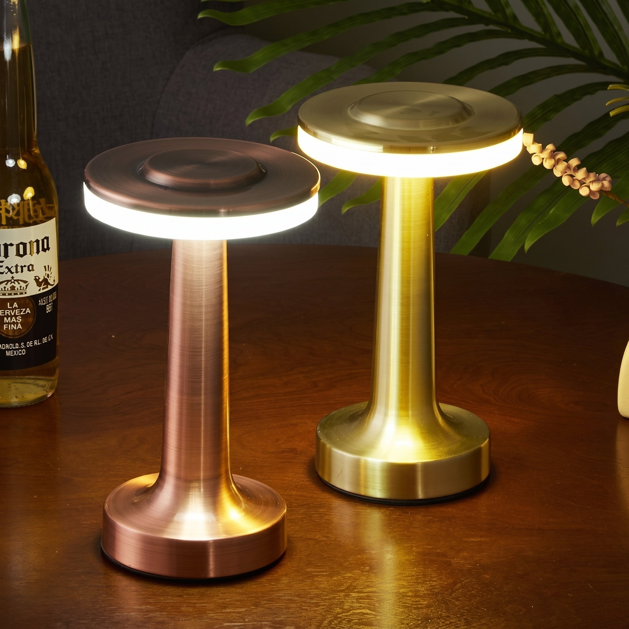 Lampada da tavolo LED wireless con funzione touch e design a T