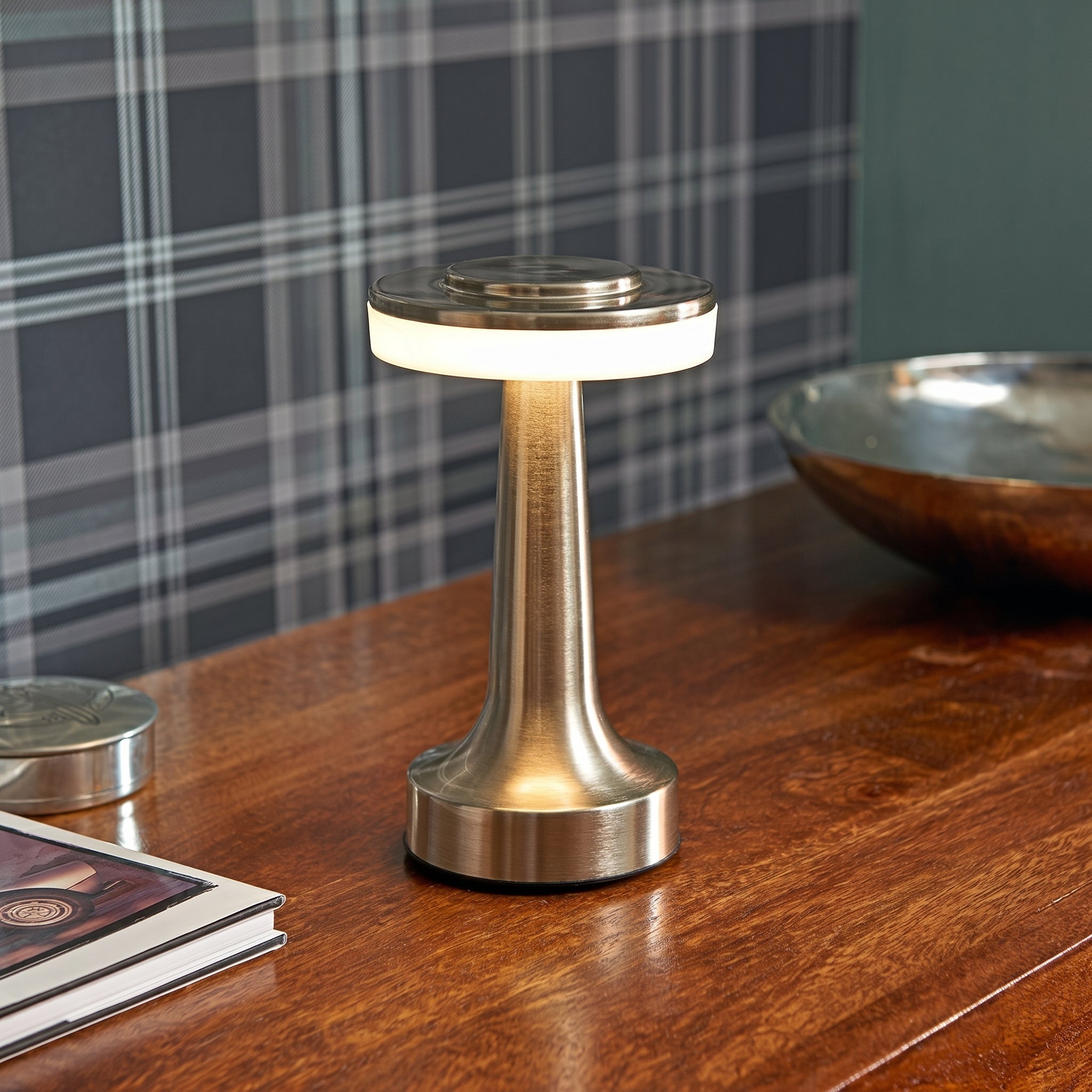 Lampada da tavolo LED wireless con funzione touch e design a T
