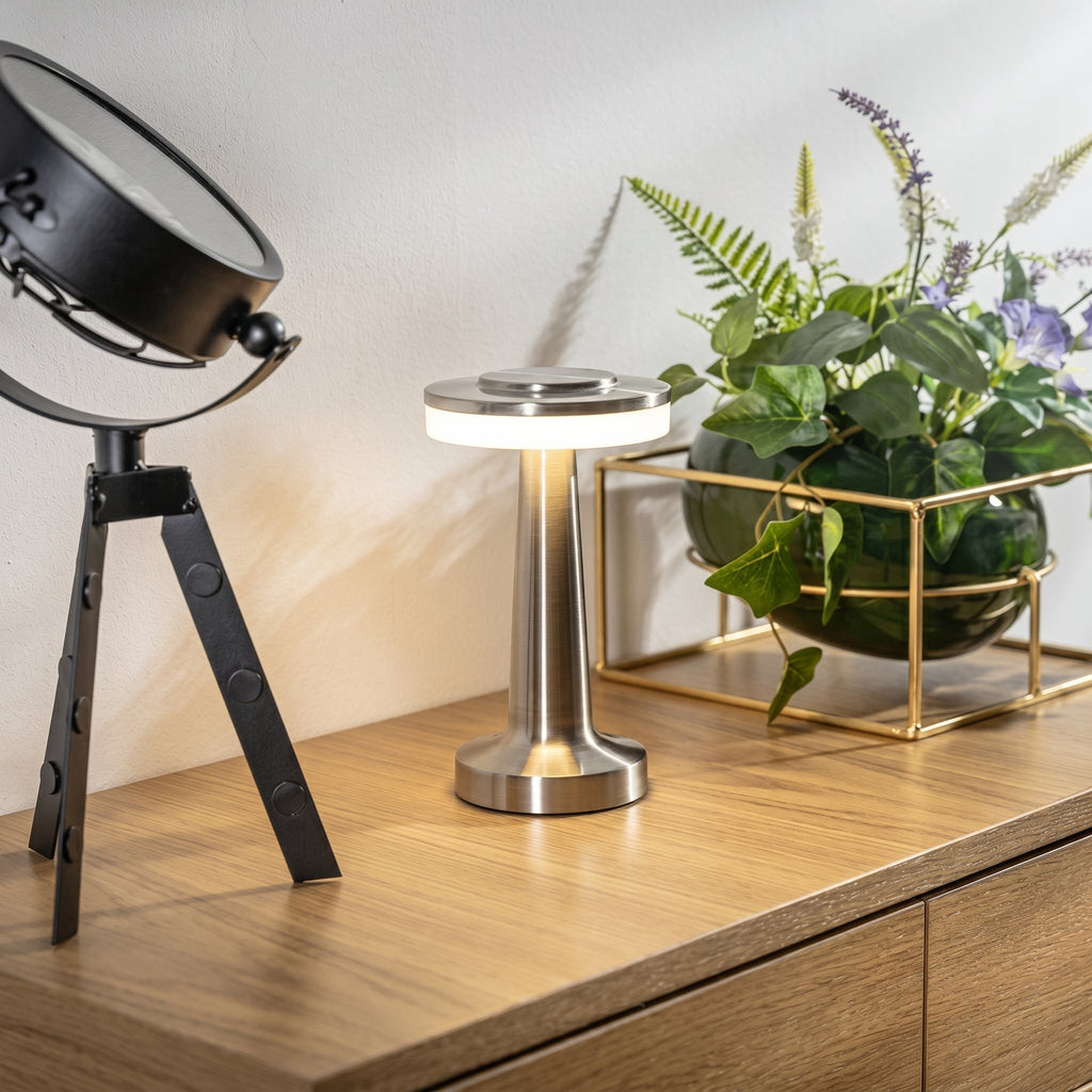 Lampada da tavolo LED wireless con funzione touch e design a T