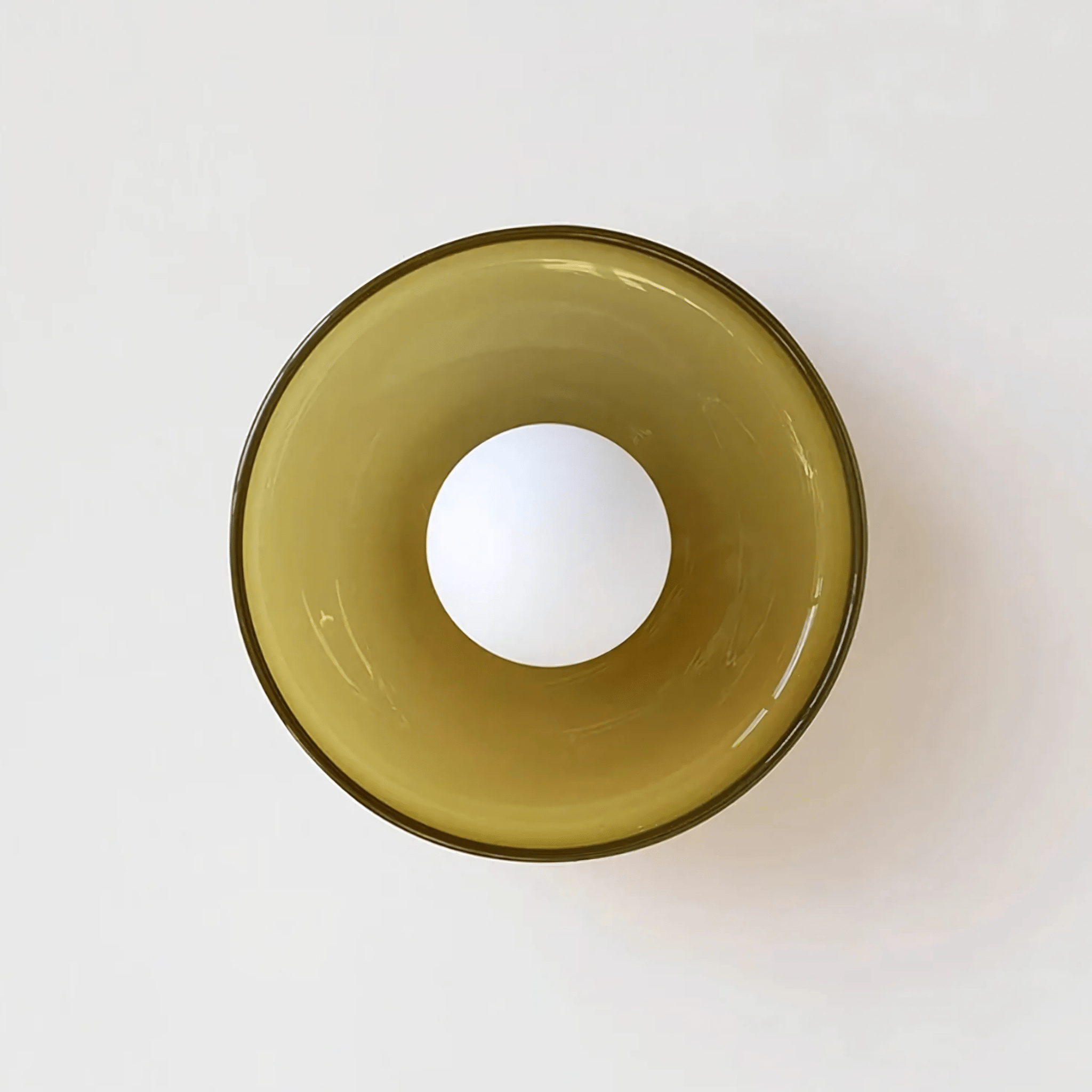 Avenya | Lampada da parete e soffitto in vetro con luce soffusa per soggiorni e camere da letto