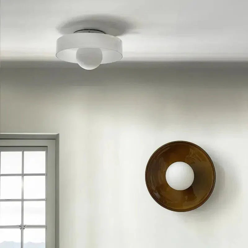 Avenya | Lampada da parete e soffitto in vetro con luce soffusa per soggiorni e camere da letto