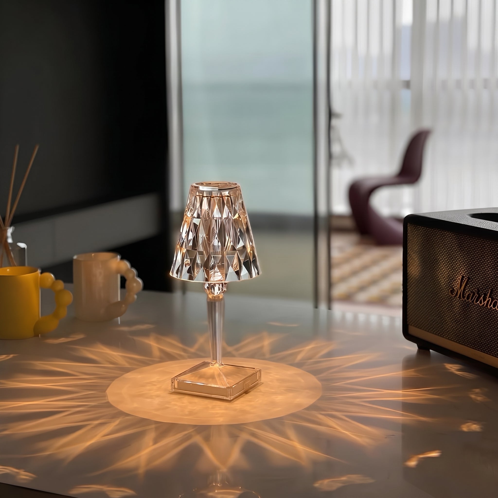 Lampada da Tavolo a Forma di Diamante con Base Quadrata