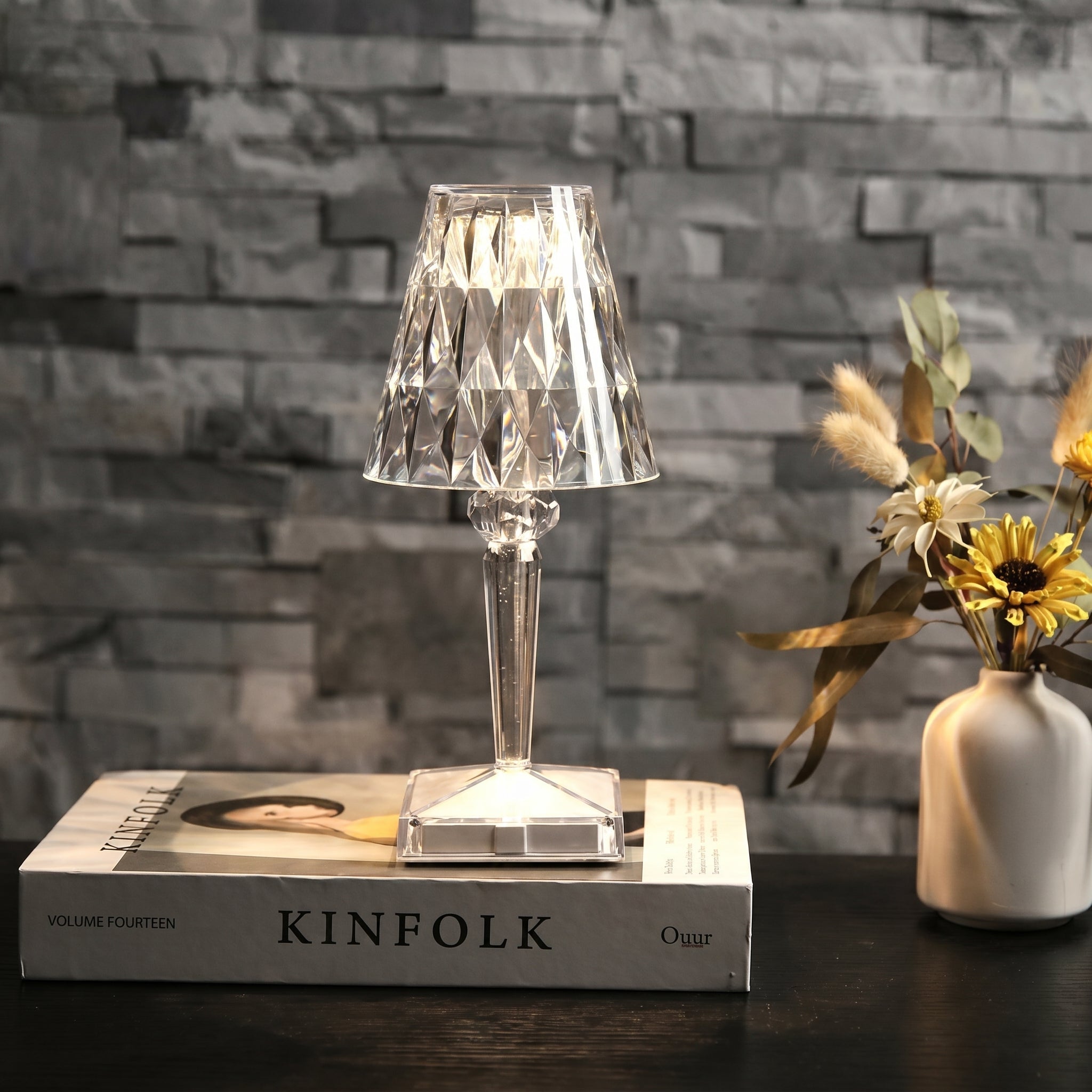 Lampada da Tavolo a Forma di Diamante con Base Quadrata