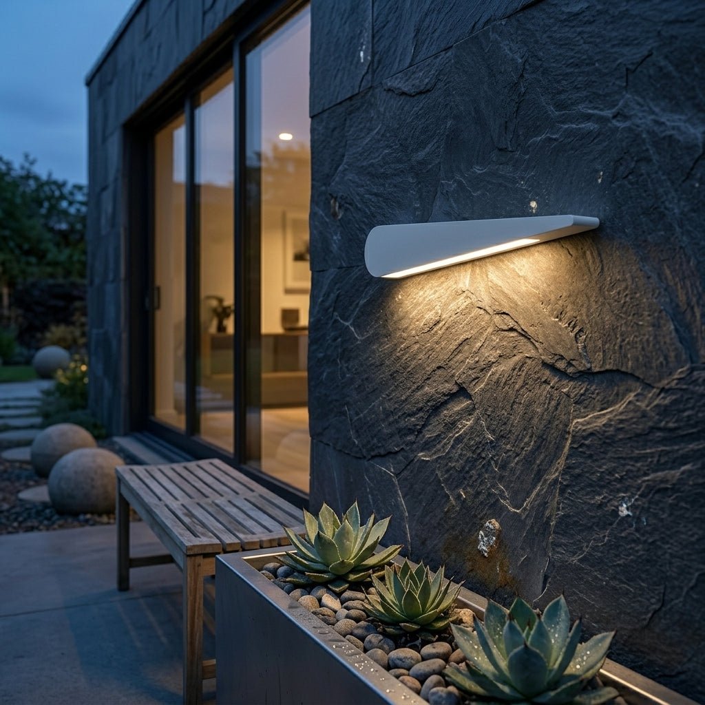 Lampada da parete esterna LED in forma decorativa