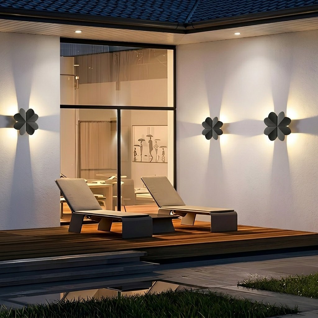 Lampada da parete esterna LED in forma decorativa