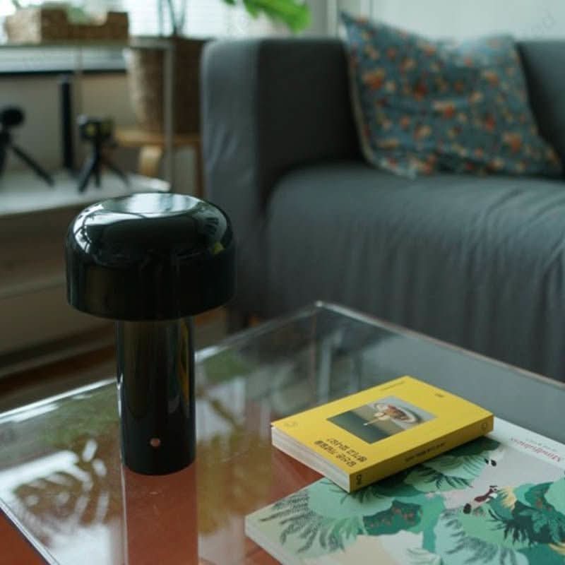 LUMINA TOUCH – Lampada da Tavolo LED Moderna con Controllo Touch, Ricarica USB e Luminosità Regolabile
