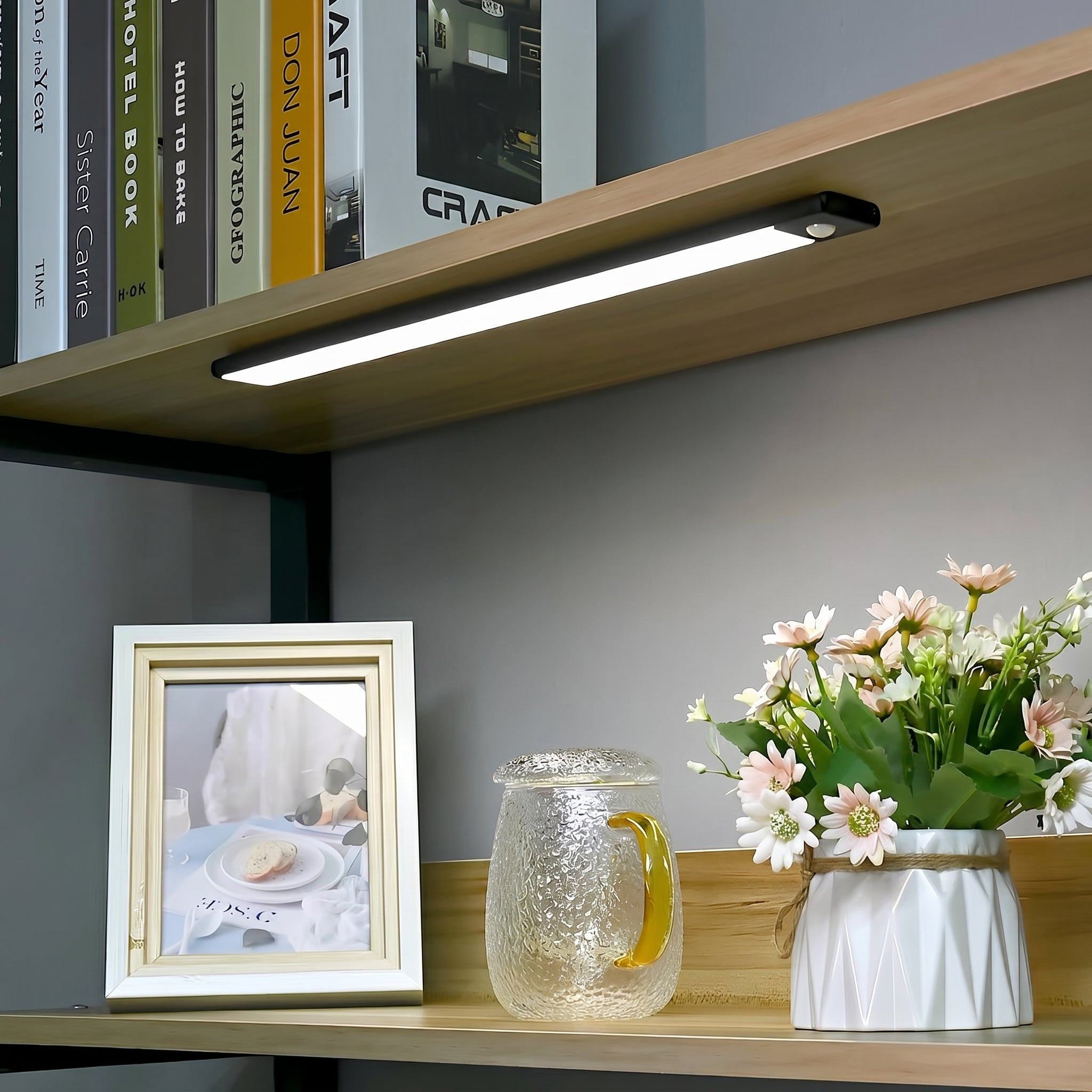 Barra luminosa LED wireless magnetica con sensore di movimento