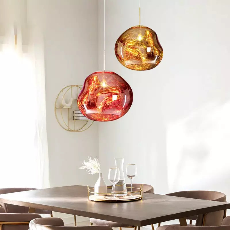 Lampadario Melt – Oggetto luminoso elegante e suggestivo