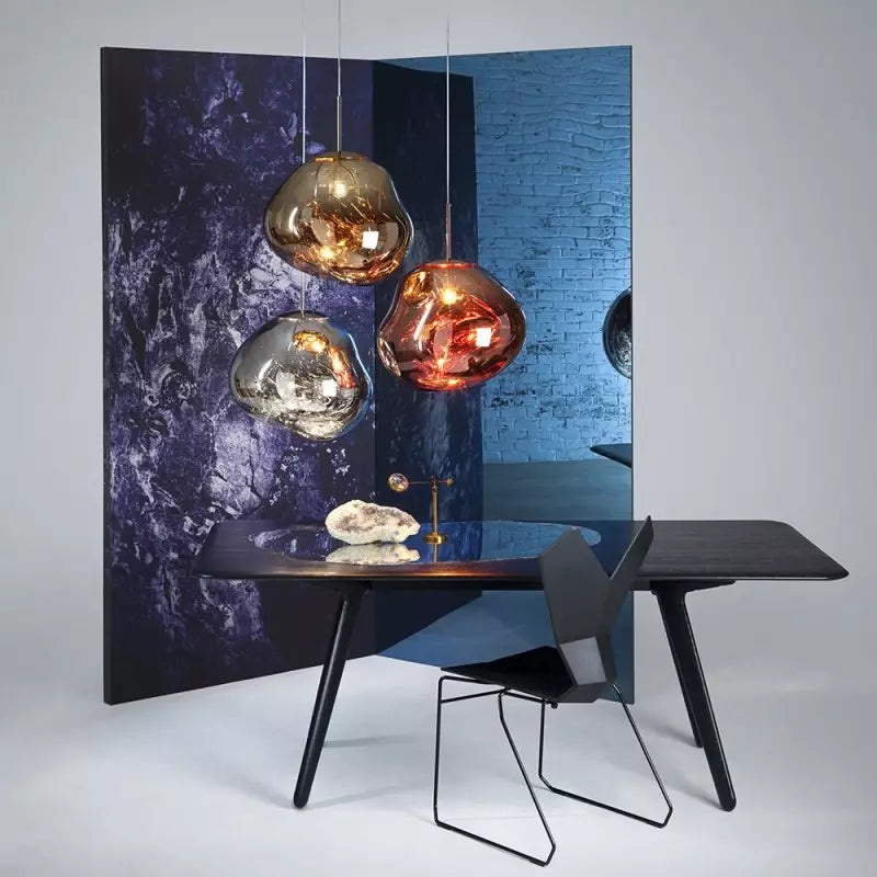 Lampadario Melt – Oggetto luminoso elegante e suggestivo