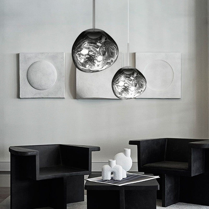 Lampadario Melt – Oggetto luminoso elegante e suggestivo