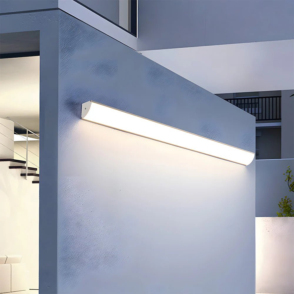 Lampada da parete LED a linea minimalista e impermeabile per esterni