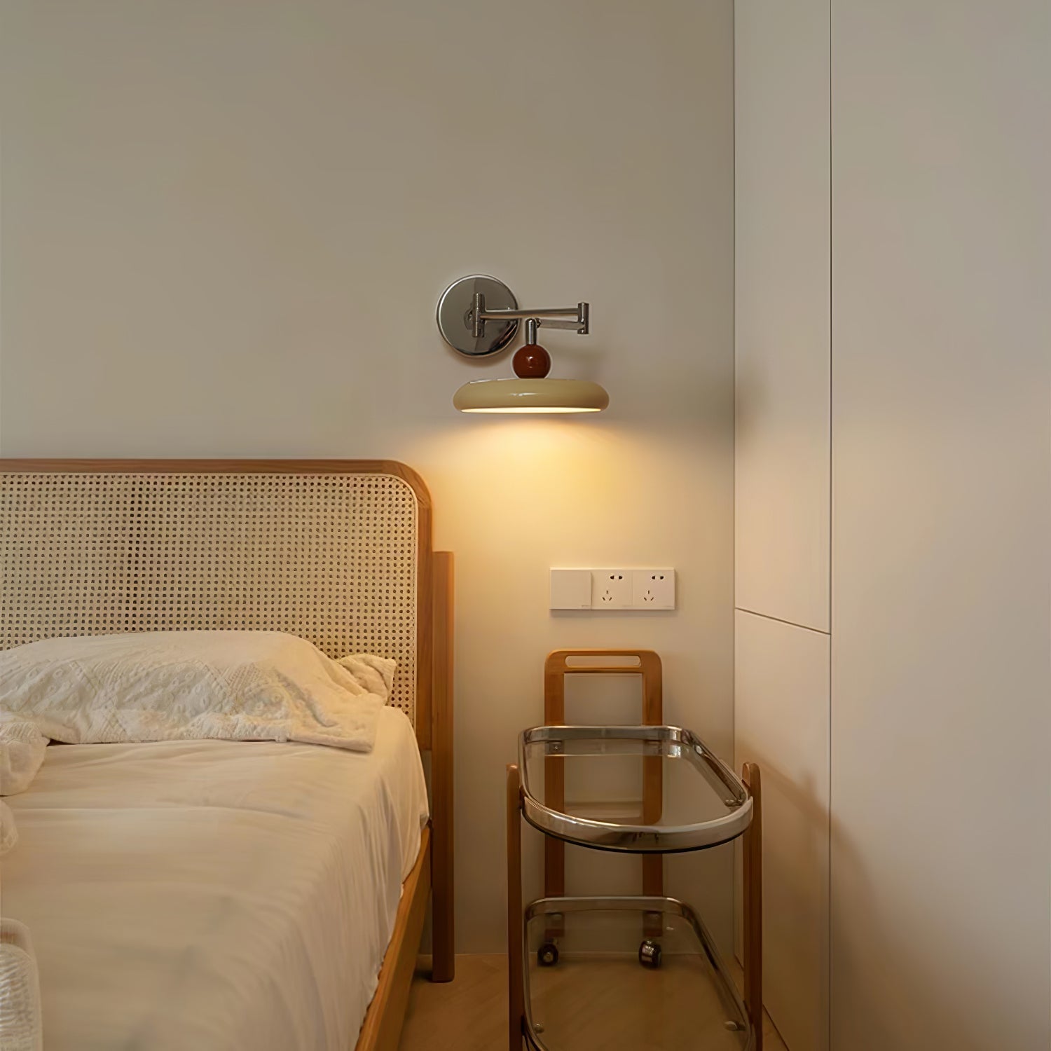 Modern Swing Arm Wall Lamp with Adjustable Design