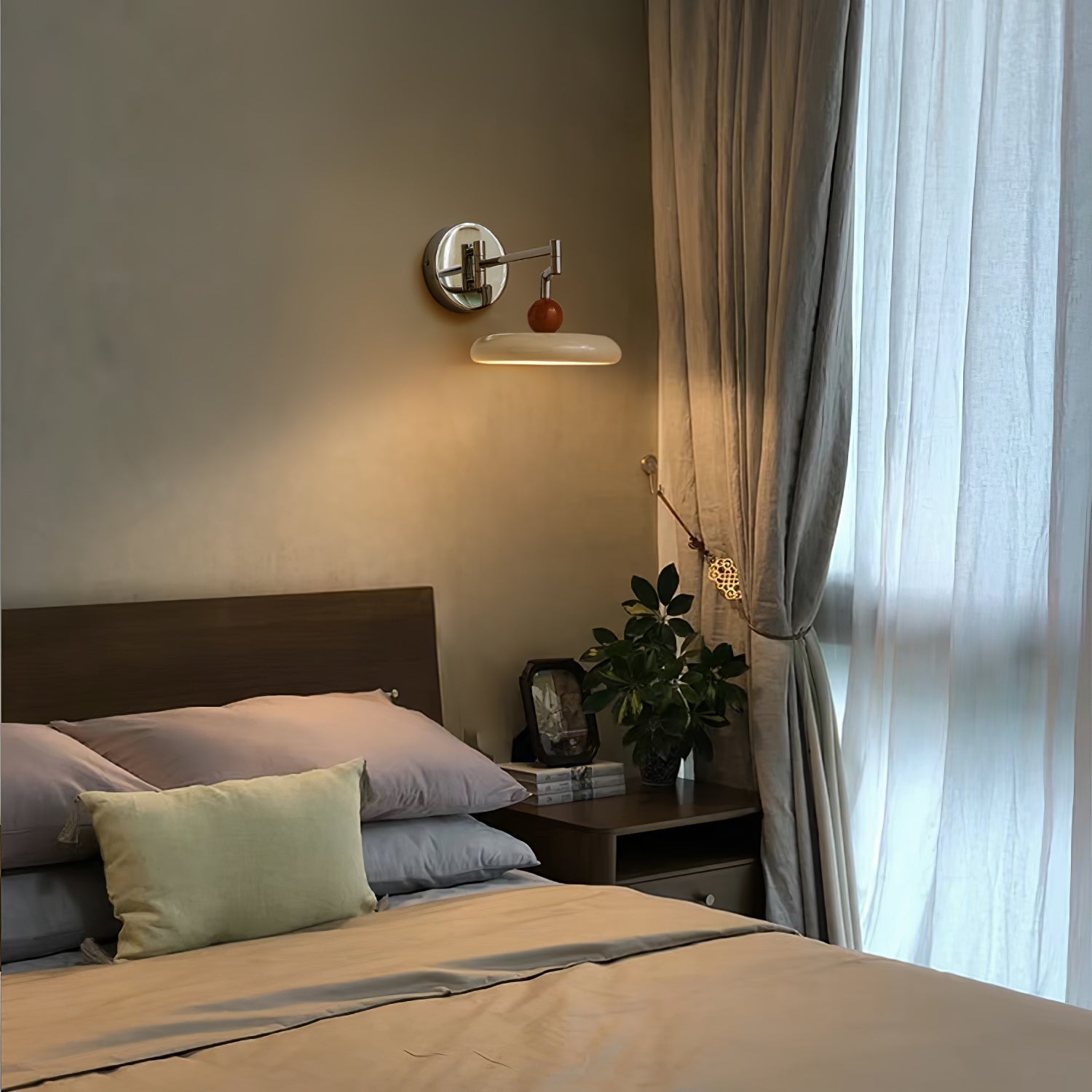 Modern Swing Arm Wall Lamp with Adjustable Design