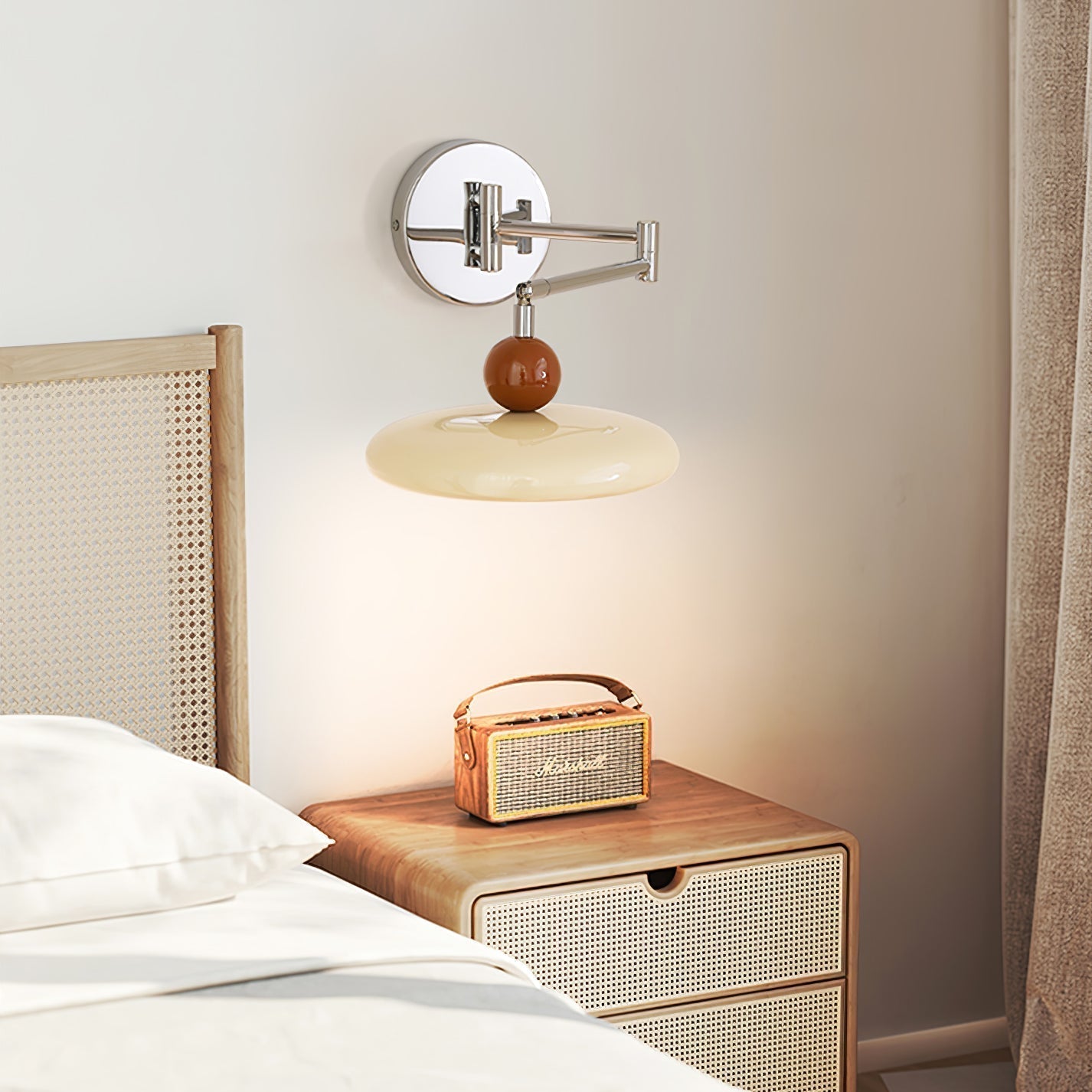 Modern Swing Arm Wall Lamp with Adjustable Design