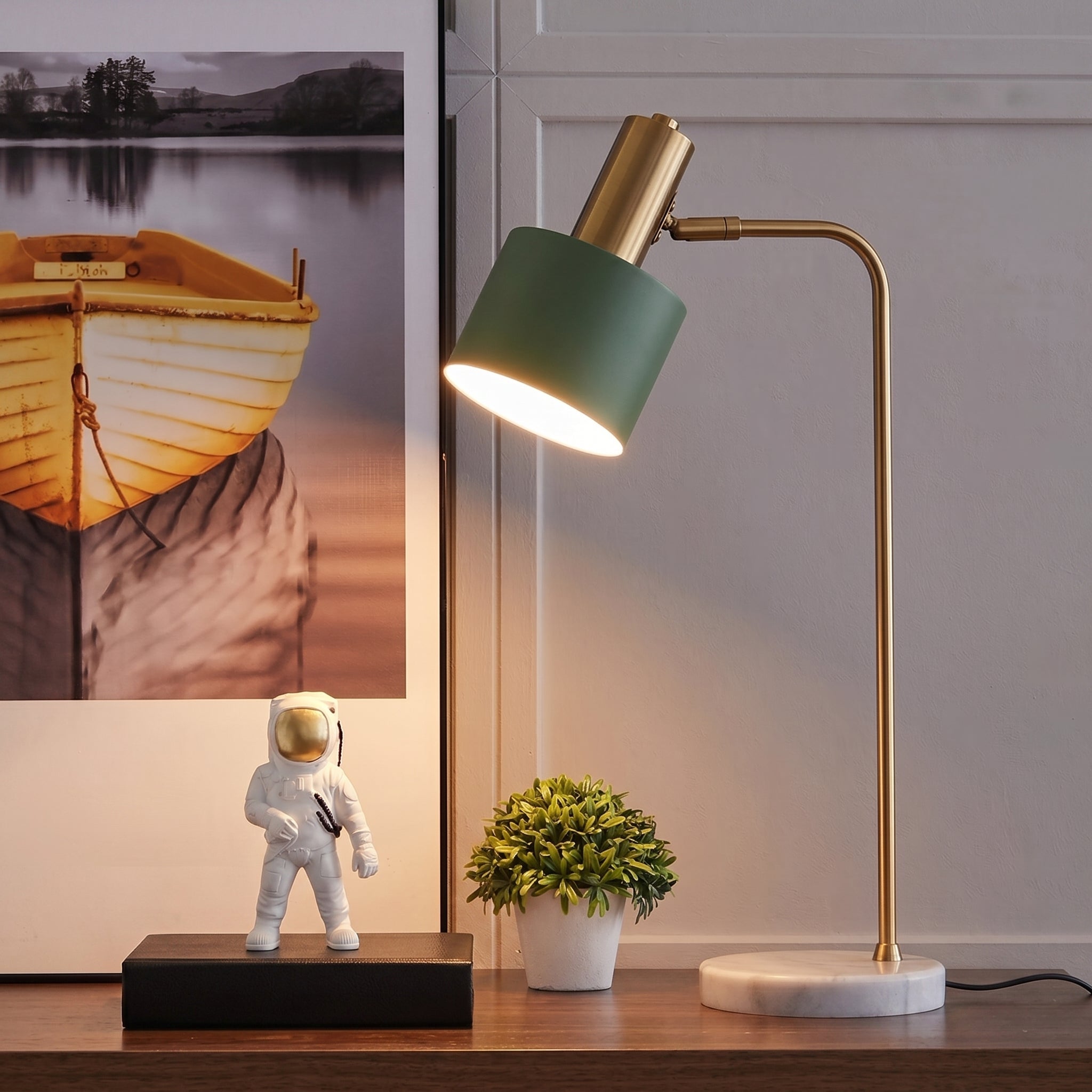 Moderna Lampada da Tavolo Dorata con Paralume Regolabile