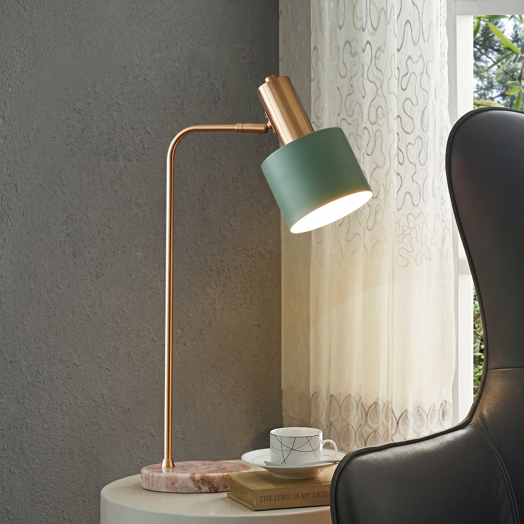 Moderna Lampada da Tavolo Dorata con Paralume Regolabile