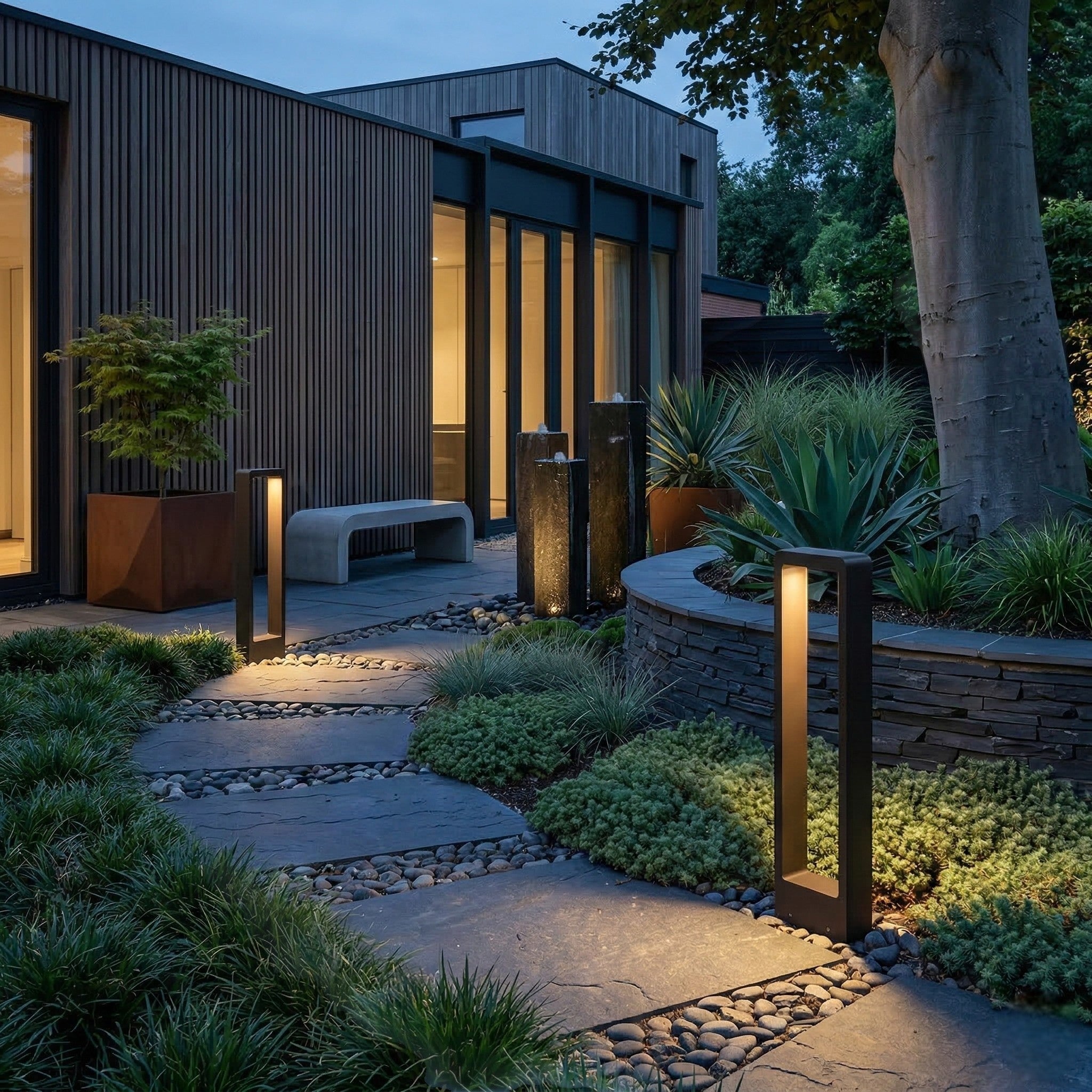 Moderna lampada da giardino LED per illuminazione di percorsi e aree esterne
