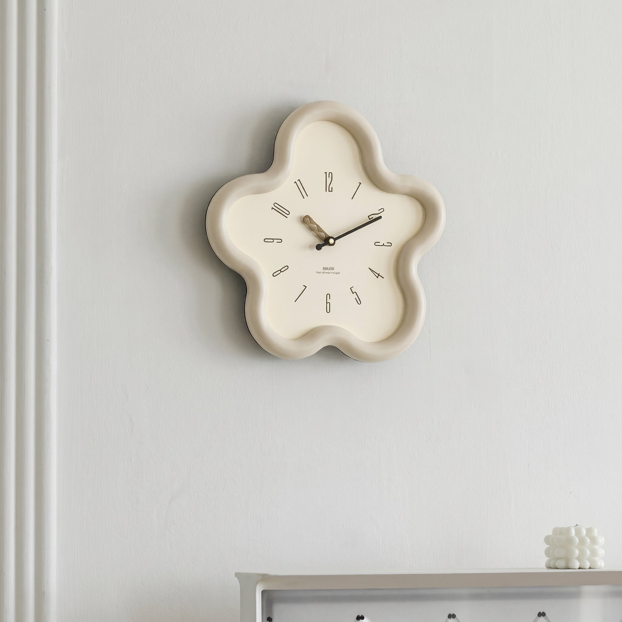 Orologio da parete moderno a forma di fiore