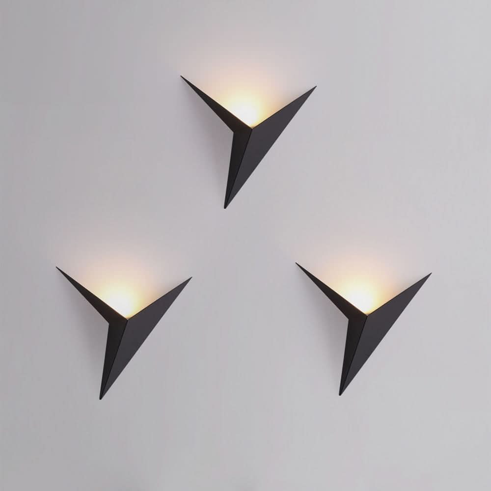 Lampada da Parete Triangolare LED Moderna per Interni Eleganti