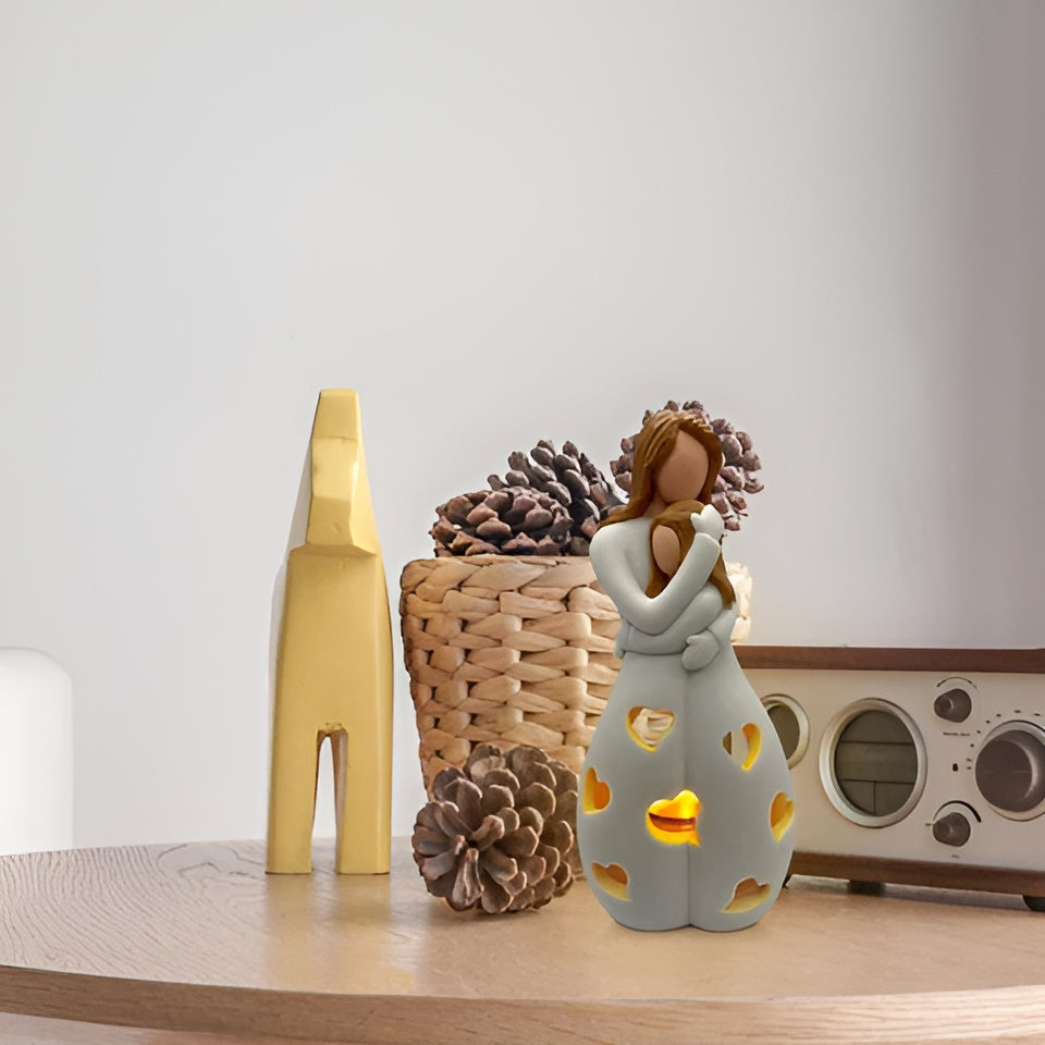 Figura di Madre e Figlia Abbracciante Porta Candela Flickering - LoveGlow