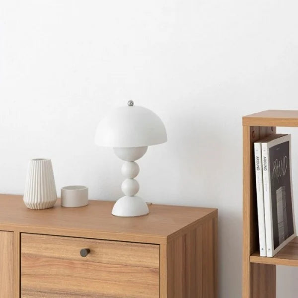 Lampada da tavolo scandinava con LED ricaricabile e colorata per soggiorno e camera da letto
