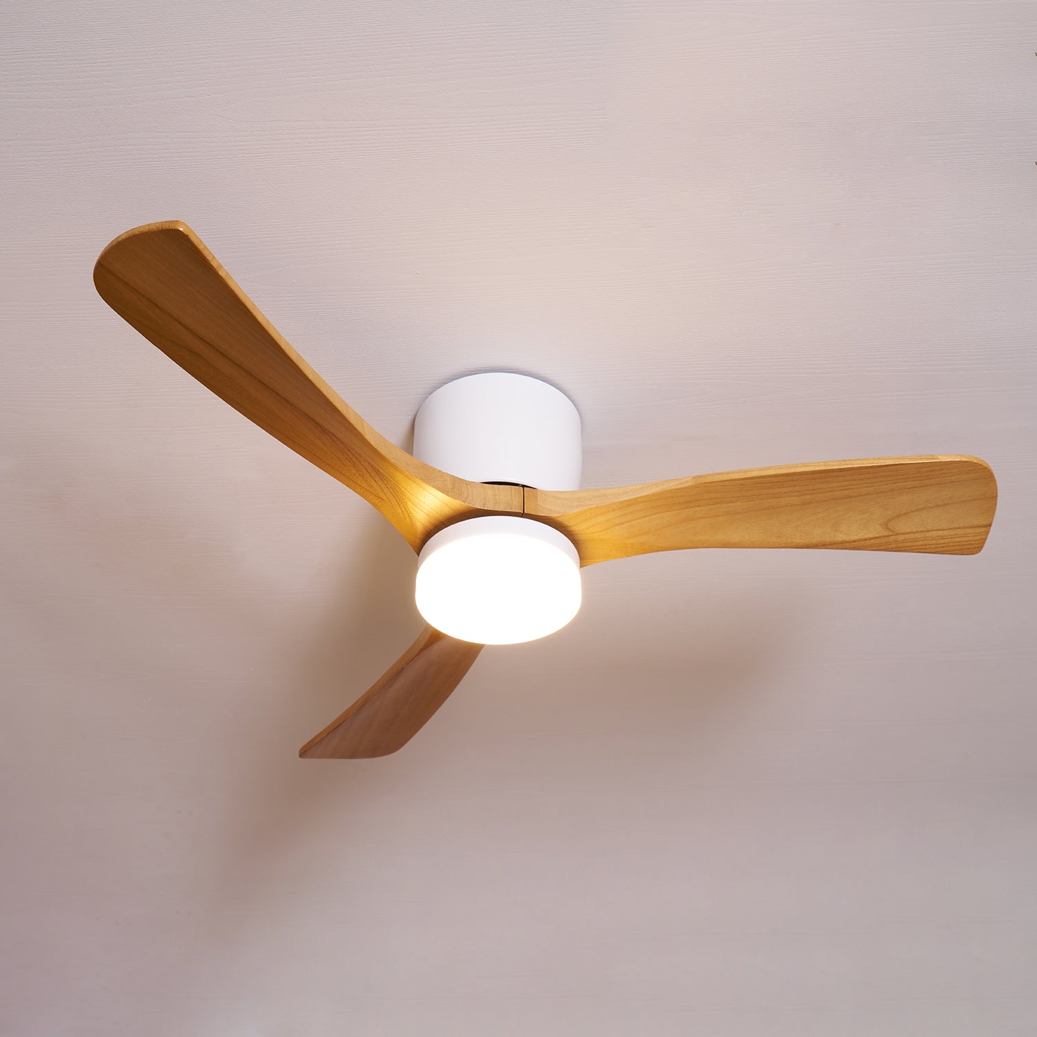 Ventilatore a Soffitto in Legno Nordico con Luce LED e Telecomando