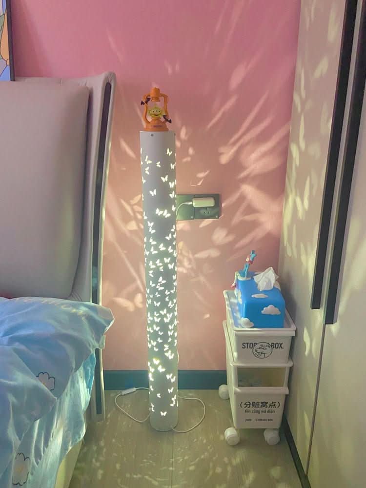 Lampada da Terra a Ombra di Farfalla per Soggiorno