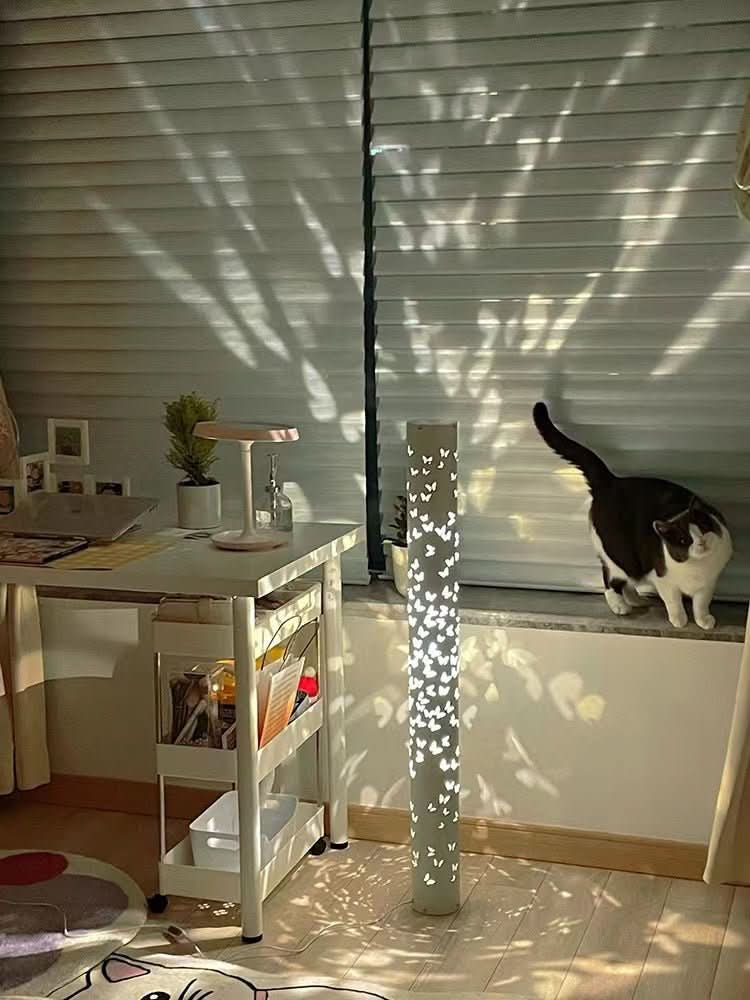 Lampada da Terra a Ombra di Farfalla per Soggiorno