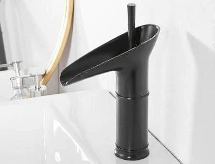 Antico Rubinetto a Cascata per Bagno
