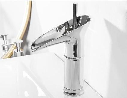 Antico Rubinetto a Cascata per Bagno