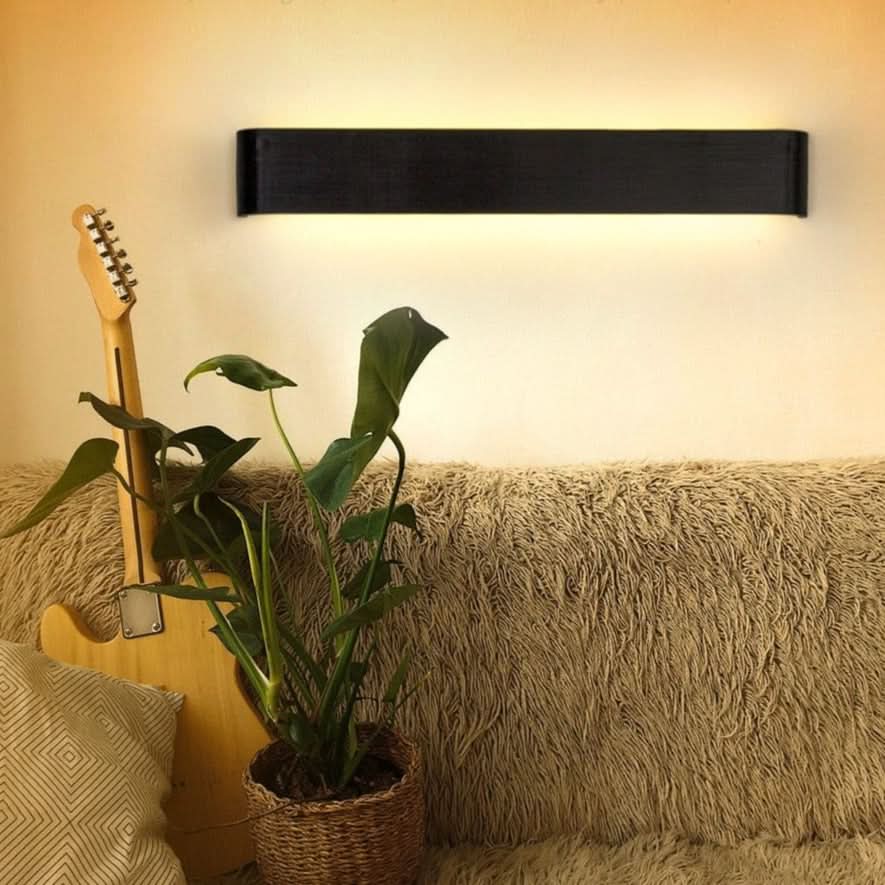 Lampada da Parete LED Contemporanea – Luce in Alluminio Nero Elegante