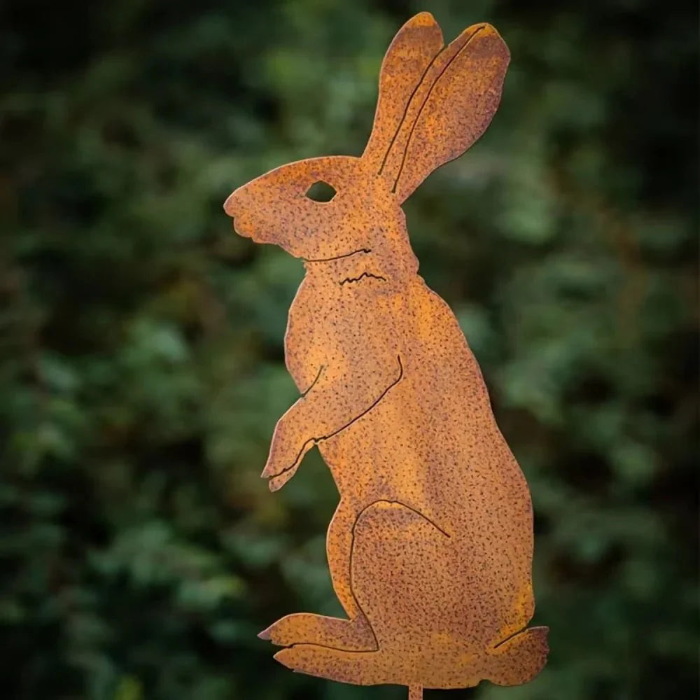 RABBITRAIL – Paletto da Giardino in Metallo Rustico a Forma di Coniglio per Decorazioni Esterne in Stile Country