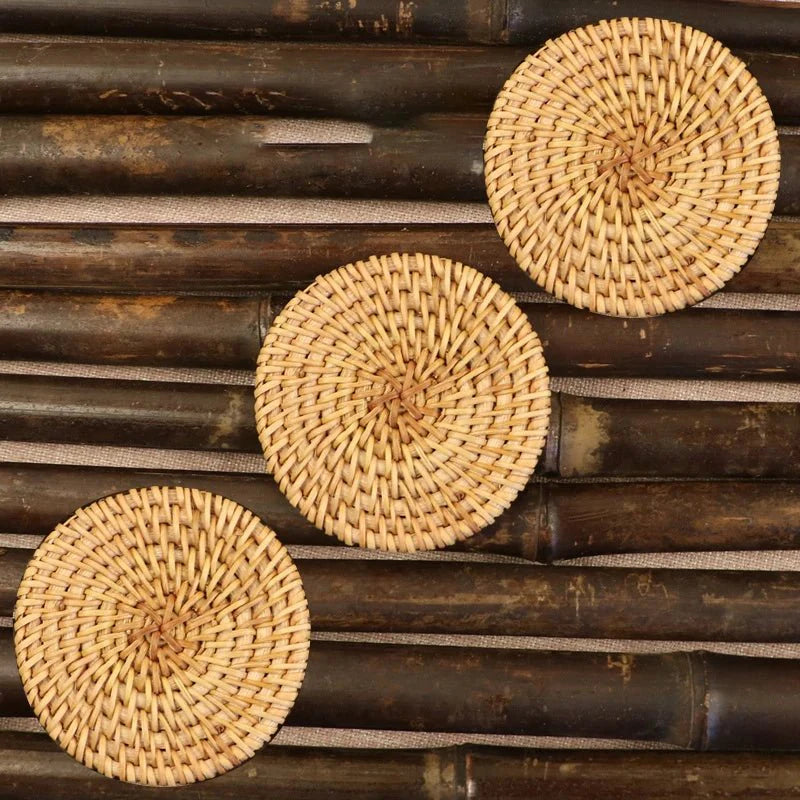 RATTANRA – Sottobicchieri in Rattan Termoisolanti per la Protezione del Tavolo