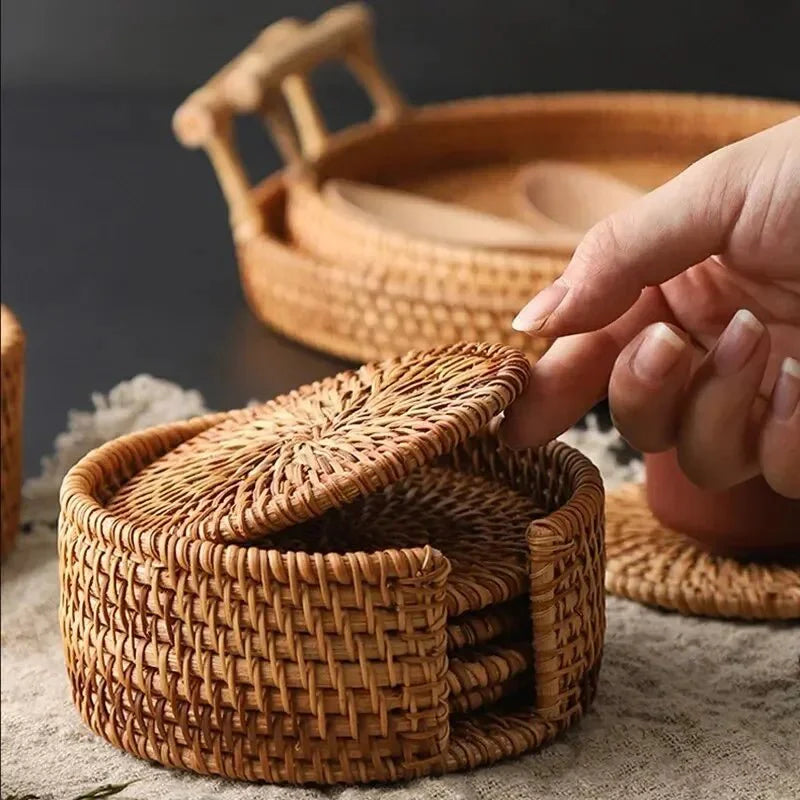 RATTANRA – Sottobicchieri in Rattan Termoisolanti per la Protezione del Tavolo
