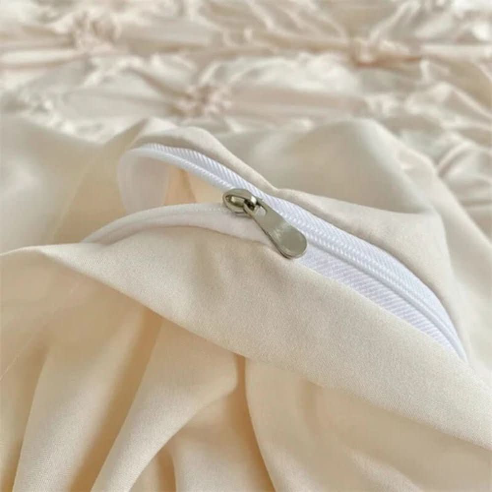 Set Copripiumino RuffleWeave – Elegante set di copripiumino con fiori arricciati realizzato in microfibra