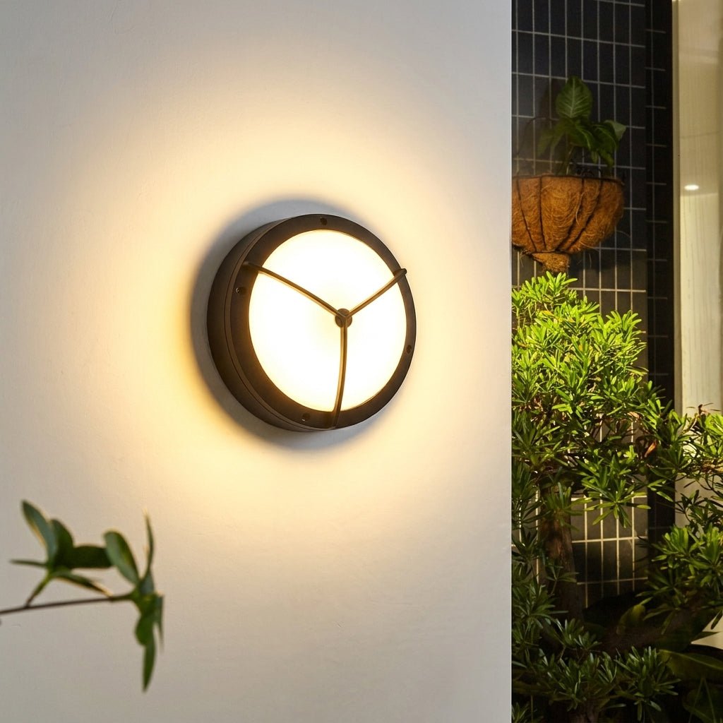 Lampada da parete rotonda per esterni con design a griglia segmentata