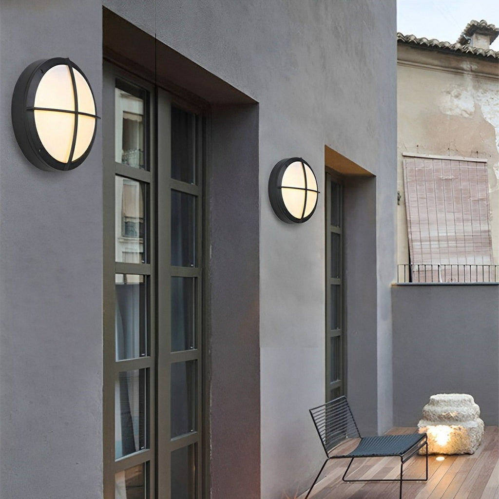 Lampada da parete rotonda per esterni con design a griglia segmentata