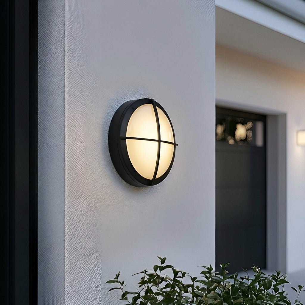 Lampada da parete rotonda per esterni con design a griglia segmentata