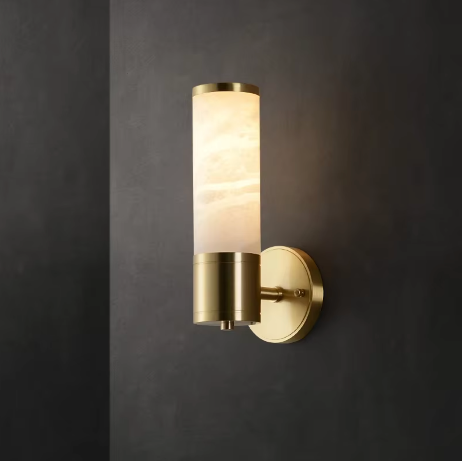 Lampada da parete elegante in tonalità oro ispirata alla natura