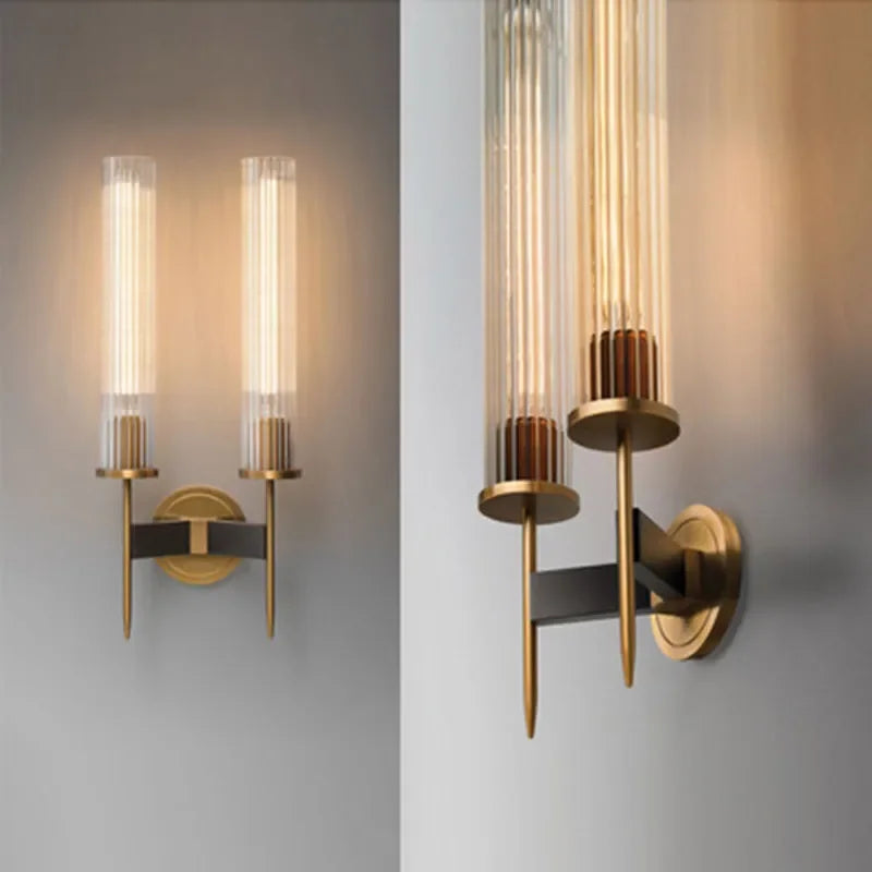 Lampada da Parete Elegante con Vetro Pieghettato e Finitura in Ottone
