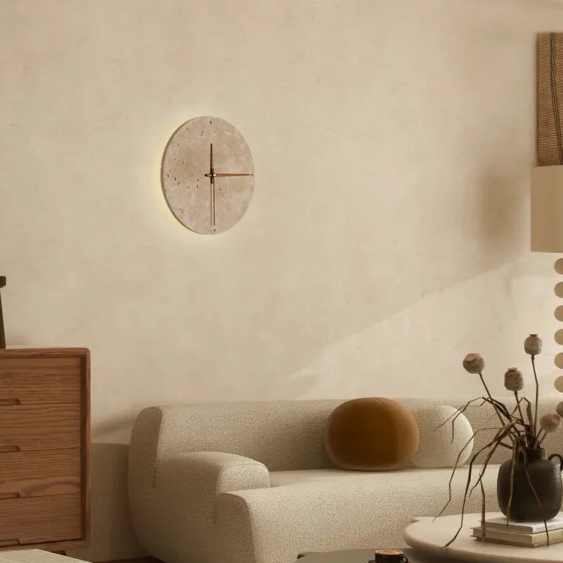 Lampada da parete e orologio Möni per un'illuminazione elegante