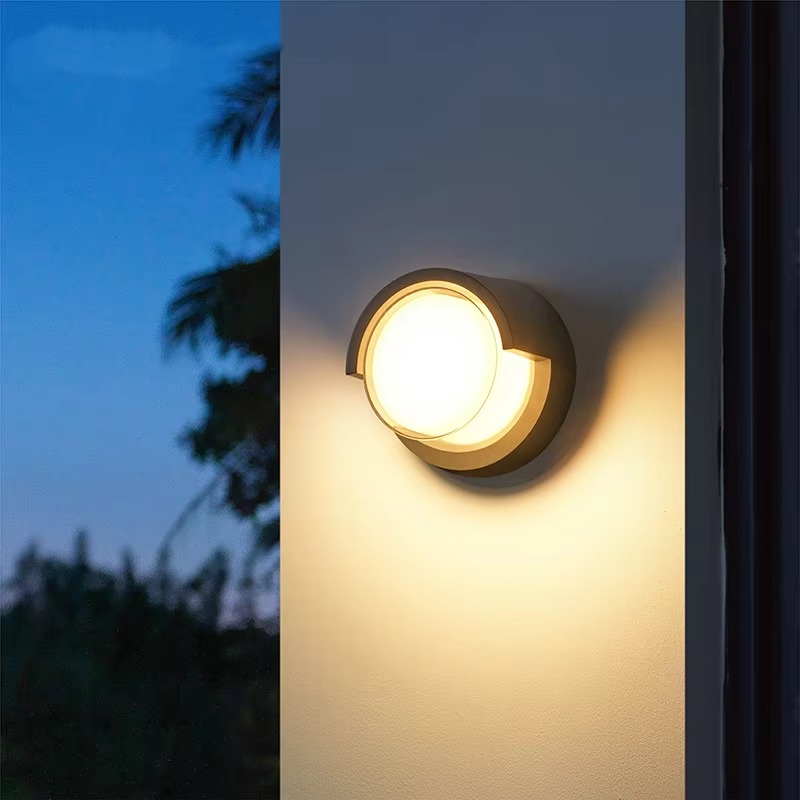 Lampada da Muro Esterno per Illuminazione Elegante