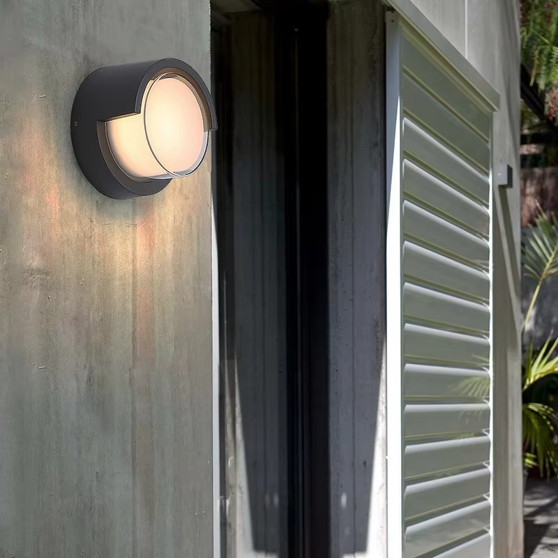 Lampada da Muro Esterno per Illuminazione Elegante