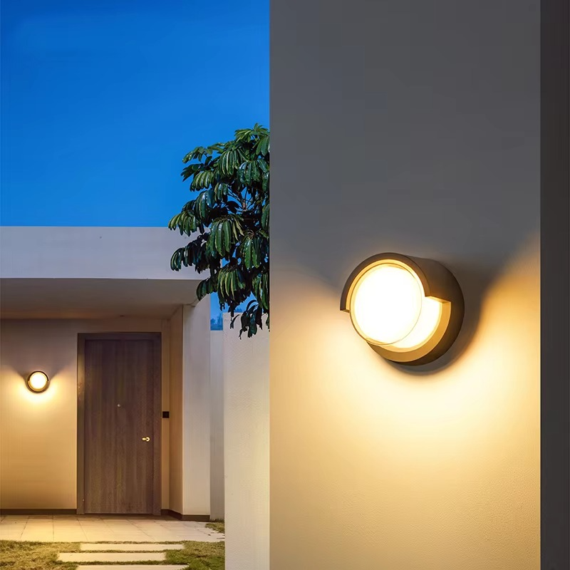 Lampada da Muro Esterno per Illuminazione Elegante