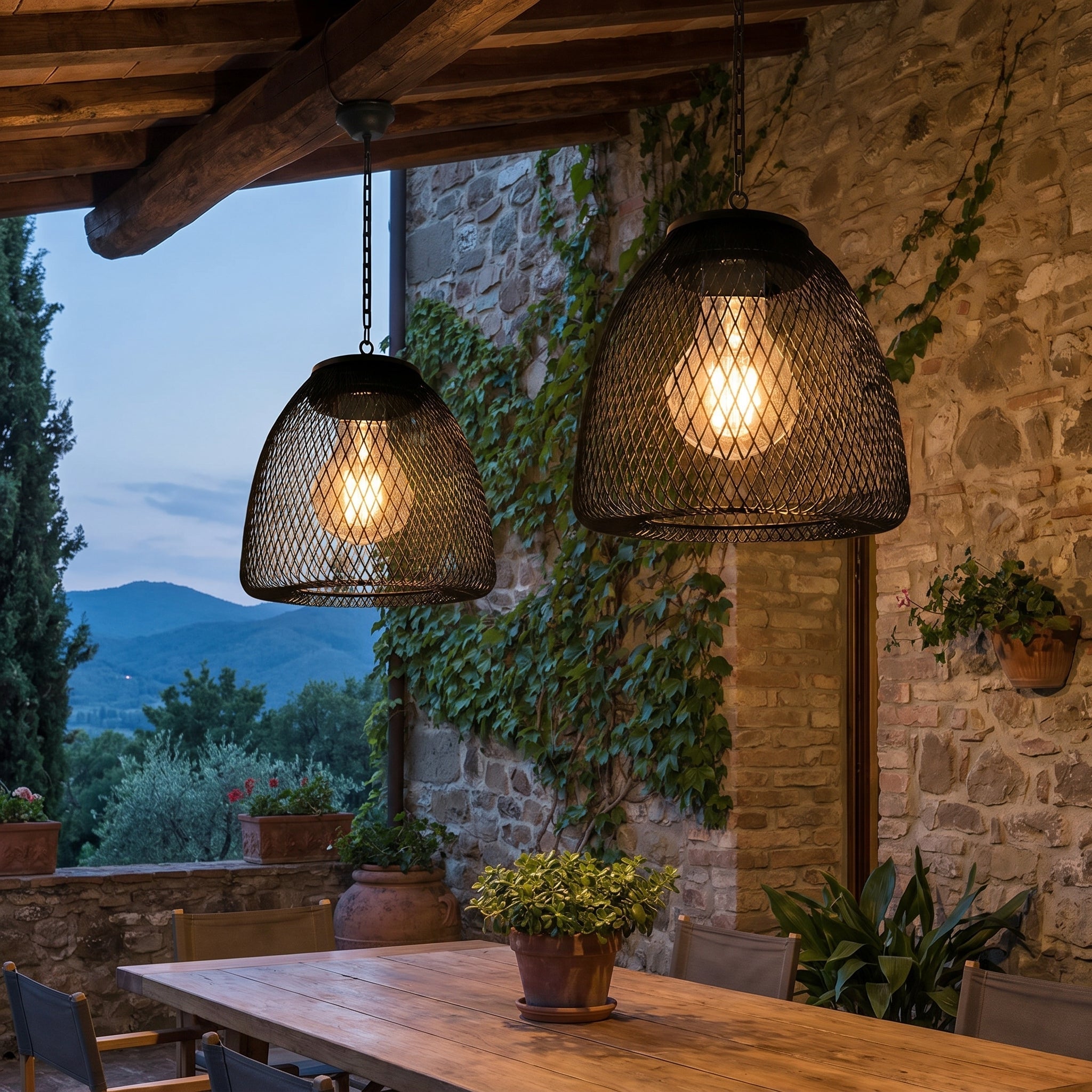 Lampada a sospensione in rattan intrecciato a energia solare