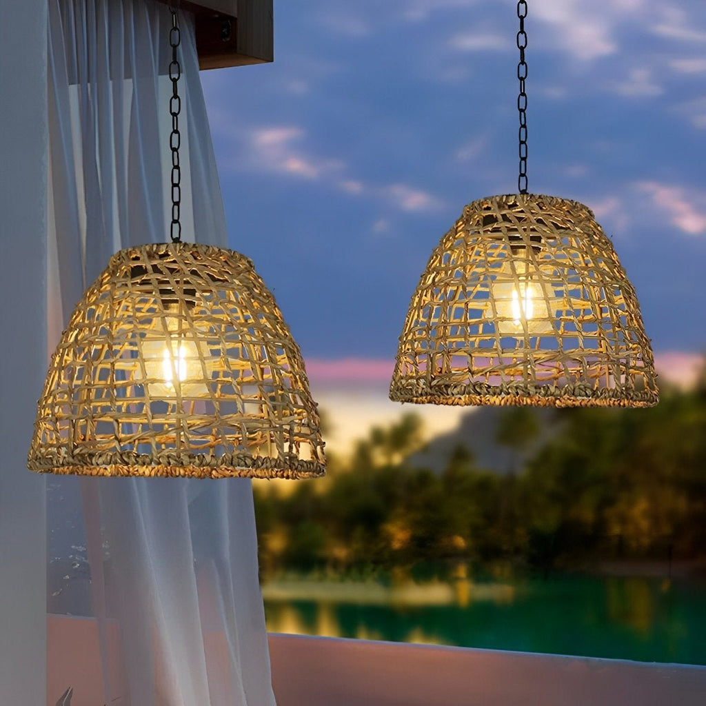 Lampada a sospensione in rattan intrecciato a energia solare